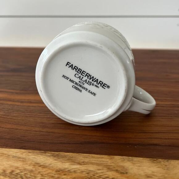 Farberware CALAIS Tea Cup White Embossed 22K Gold Trim - Picture 5 of 6